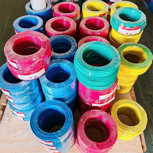 ما هو سلك PVC؟ الفوائد ولماذا يجب عليك استخدامه